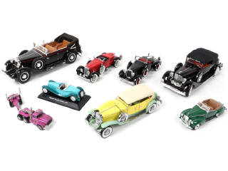 Lot 188 - DIVERS (8)