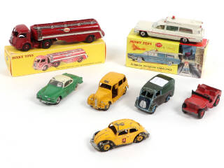 Lot 420 - DINKY TOYS (7)