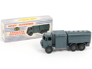 Lot 354 - DINKY TOYS (GB) (1)