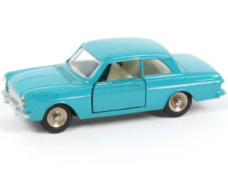 Lot 374 - DINKY TOYS (FRANCE) (1)