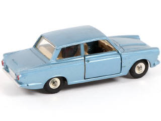 Lot 330 - DINKY TOYS (GB) (1)