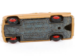 Lot 326 - DINKY TOYS (GB) (1)