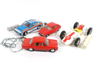 Lot 51 - DIVERS (4)