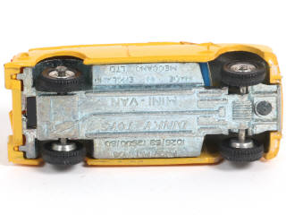 Lot 327 - DINKY TOYS (GB) (1)