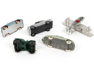 Lot 152 - DIVERS (5)