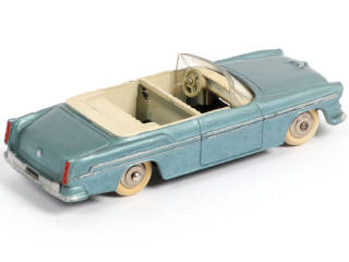 Lot 320 - DINKY TOYS (FRANCE) (1)