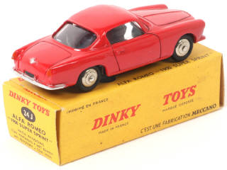 Lot 327 - DINKY TOYS (FRANCE) (1)