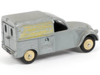 Lot 318 - DINKY TOYS (FRANCE) (1)