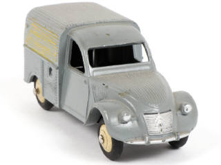 Lot 318 - DINKY TOYS (FRANCE) (1)