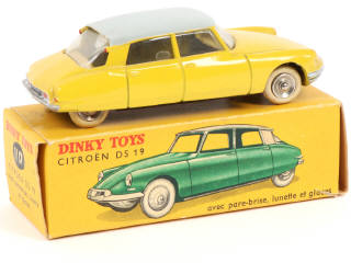 Lot 326 - DINKY TOYS (FRANCE) (1)