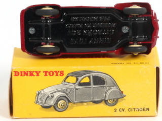 Lot 329 - DINKY TOYS (FRANCE) (1)