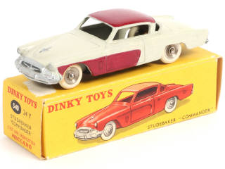 Lot 334 - DINKY TOYS (FRANCE) (1)