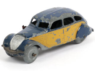 Lot 313 - DINKY TOYS (FRANCE) (1)