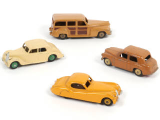 Lot 351 - DINKY TOYS (GB) (4)
