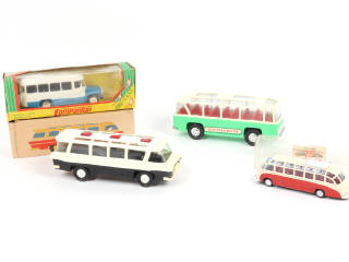 Lot 86 - DIVERS (4)
