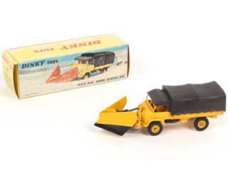Lot 427 - DINKY TOYS (FRANCE) (1)