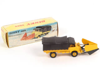 Lot 427 - DINKY TOYS (FRANCE) (1)