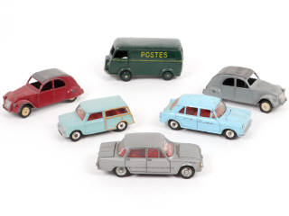 Lot 366 - DINKY TOYS (6)