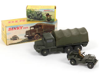 Lot 425 - DINKY TOYS (FRANCE) (2)