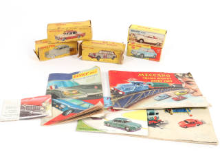 Lot 383 - DINKY TOYS (5)