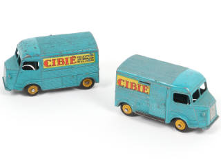 Lot 436 - DINKY TOYS (FRANCE) (2)