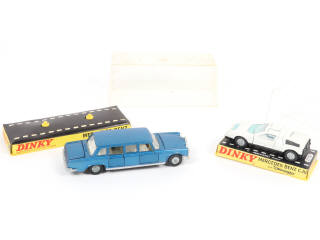 Lot 438 - DINKY TOYS (GB) (2)