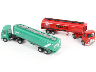 Lot 343 - DINKY TOYS (GB) (2)