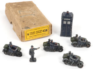 Lot 322 - DINKY TOYS (GB) (1)