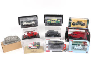 Lot 145 - DIVERS (10)