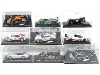 Lot 95 - DIVERS (9)