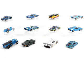 Lot 192 - DIVERS (12)