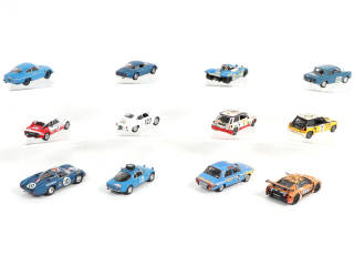 Lot 193 - DIVERS (12)