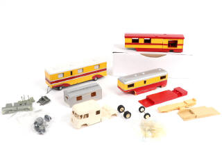 Lot 164 - DIVERS (5)