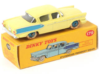 Lot 556 - DINKY TOYS (GB) (1)