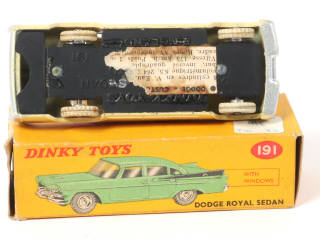 Lot 558 - DINKY TOYS (GB) (1)