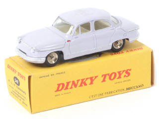 Lot 395 - DINKY TOYS (FRANCE) (1)