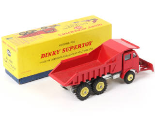 Lot 598 - DINKY TOYS (GB) (1)