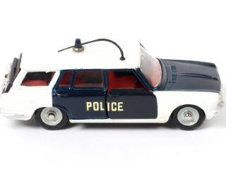 Lot 331 - DINKY TOYS (FRANCE) (3)
