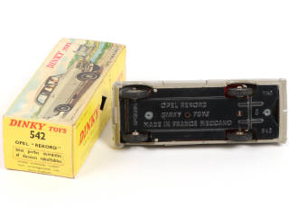 Lot 438 - DINKY TOYS (FRANCE) (1)