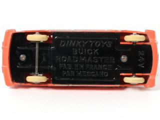 Lot 332 - DINKY TOYS (FRANCE) (1)