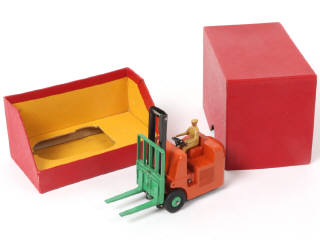 Lot 503 - DINKY TOYS (FRANCE) (1)