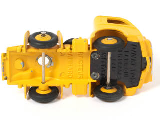 Lot 476 - DINKY TOYS (FRANCE) (1)