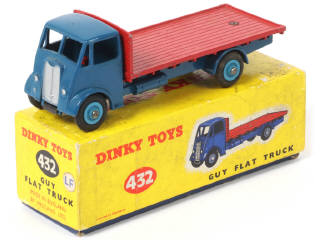 Lot 585 - DINKY TOYS (GB) (1)