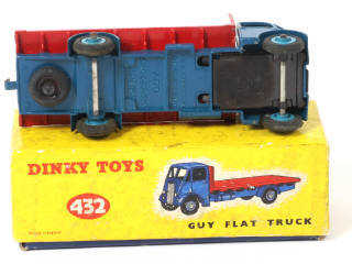 Lot 585 - DINKY TOYS (GB) (1)