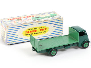 Lot 588 - DINKY TOYS (GB) (1)