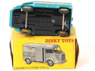 Lot 484 - DINKY TOYS (FRANCE) (1)