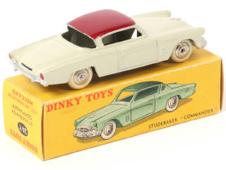 Lot 370 - DINKY TOYS (FRANCE) (1)