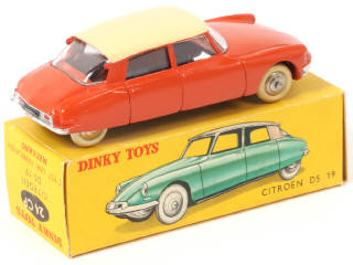 Lot 351 - DINKY TOYS (FRANCE) (1)