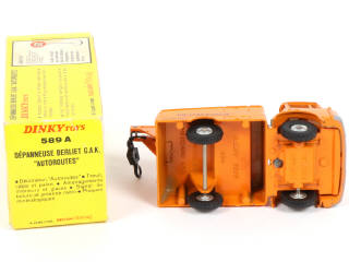 Lot 495 - DINKY TOYS (FRANCE) (1)