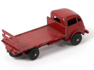 Lot 468 - DINKY TOYS (FRANCE) (1)